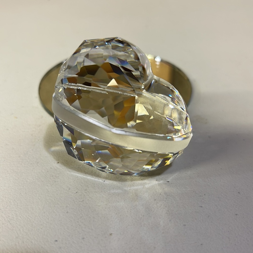 Swarovski Heart With Frosted Bow - Picture 2 of 2